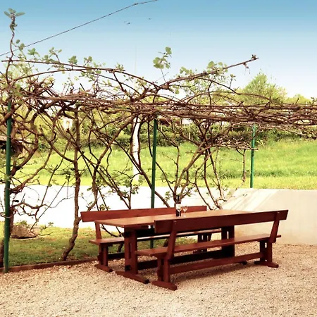 Rustic Katina With Game In Vizinada Ferenci