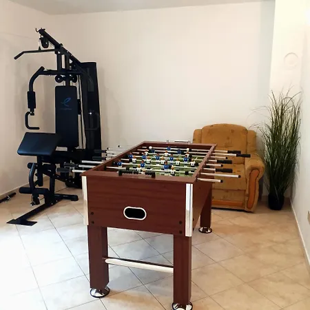 Rustic Katina With Game In Vizinada *