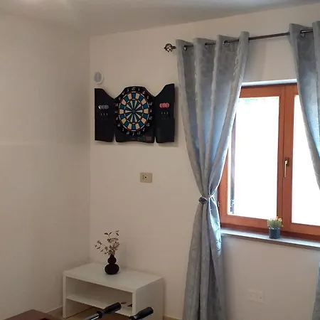 Rustic Katina With Game In Vizinada Vila Ferenci